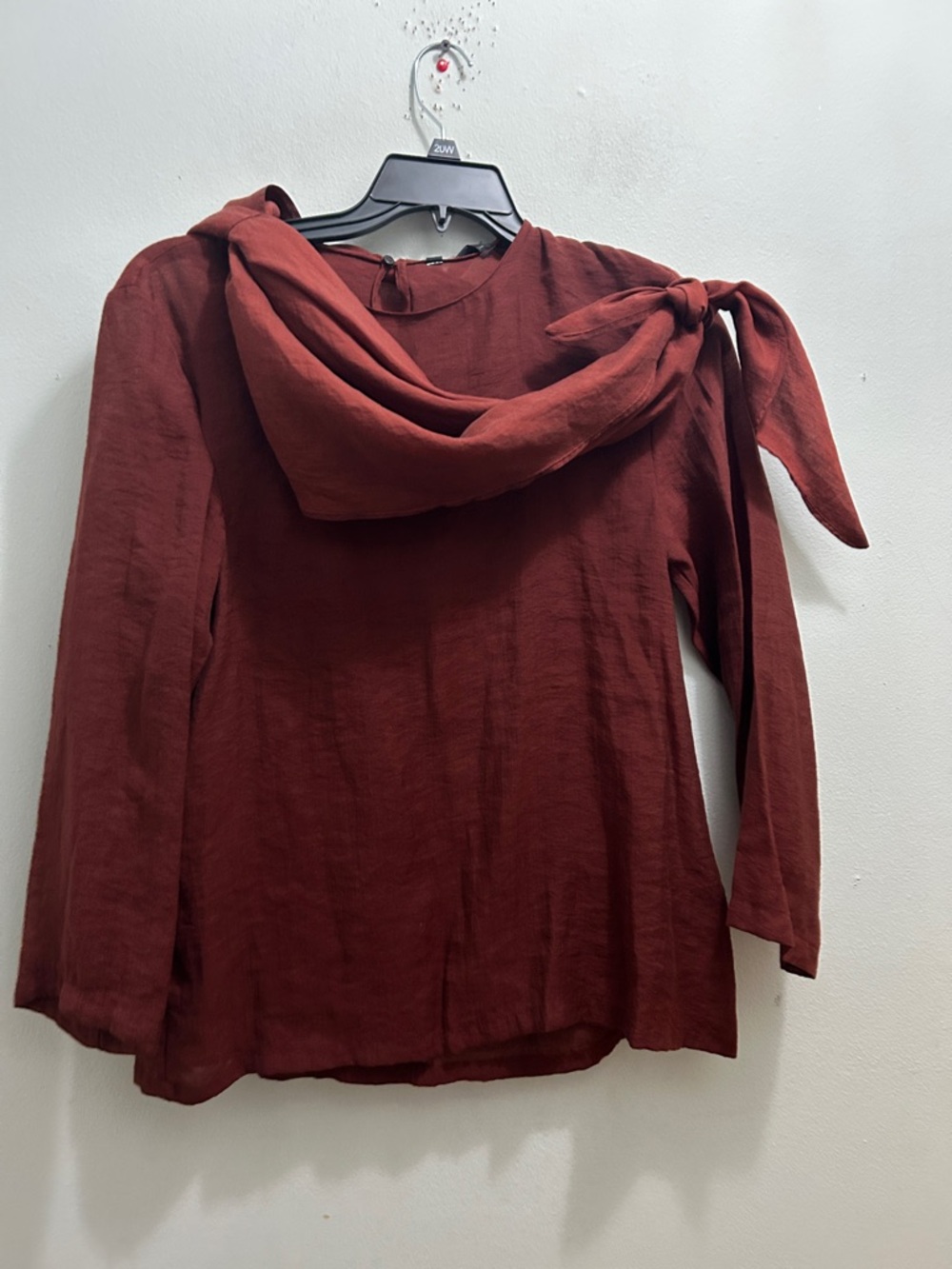Women’s Rust Tie-Shoulder Long Sleeve Top multi position - Picture 2 of 6